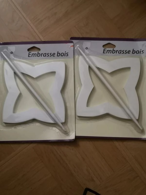 Lot de 2 embrasses en bois blancs neuves